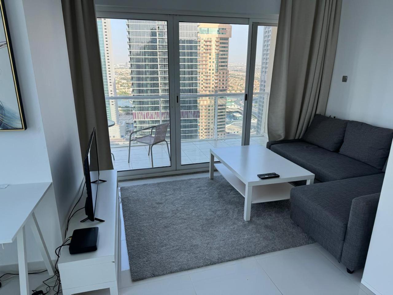 One Bedroom Apartment With Pool & Gym Near Marina Dubaj Zewnętrze zdjęcie
